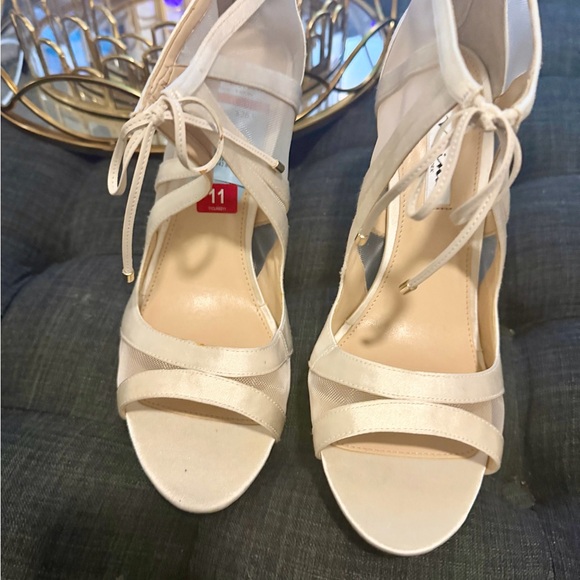 Elegant White Strappy Heels Nina Darissa size 11 - Picture 6 of 10